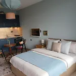 42- Modern Cozy Near Center Апартамент *